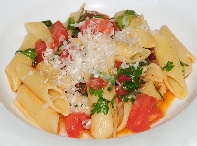 PASTA WITH TOMATO AND BRIE SAUCE