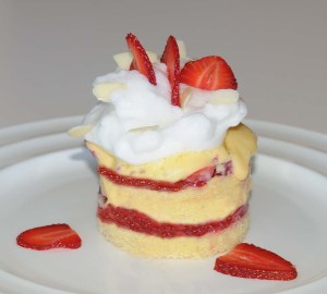 STRAWBERRY CAKE WITH MERINGUE TOPPING